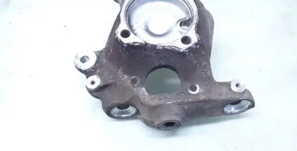BMW 5 E60 E61 Front wheel hub spindle knuckle 6760954