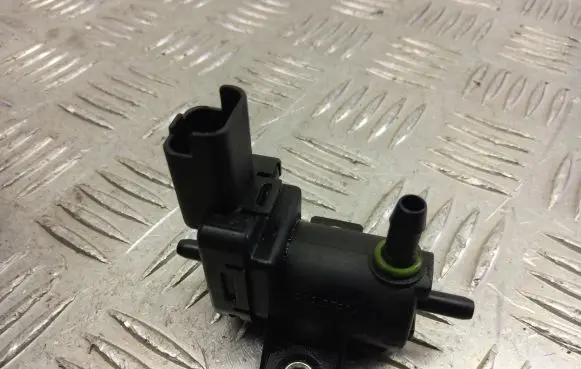 Ford Kuga II Turbo solenoid valve 9665558580