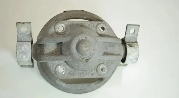 Audi Q7 4L Front shock absorber mounting bracket 7L0512345B