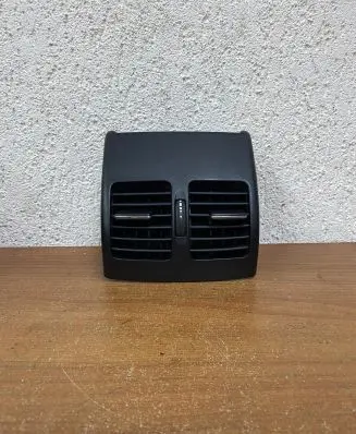 Mercedes-Benz E A207 Rear air vent grill A2048300954 E2918