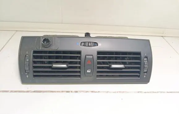 BMW X3 E83 Dash center air vent grill 251222062 3400074