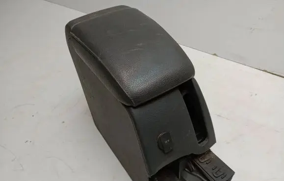 Volkswagen Jetta V Armrest 1K5864251B