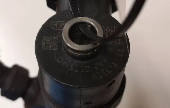 Opel Vectra C Fuel injector 0445110243