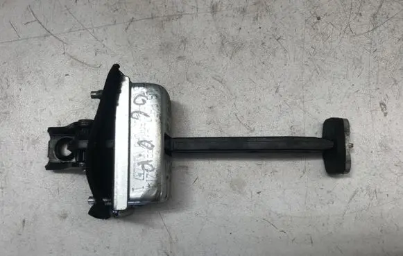 Ford Focus Front door check strap stopper