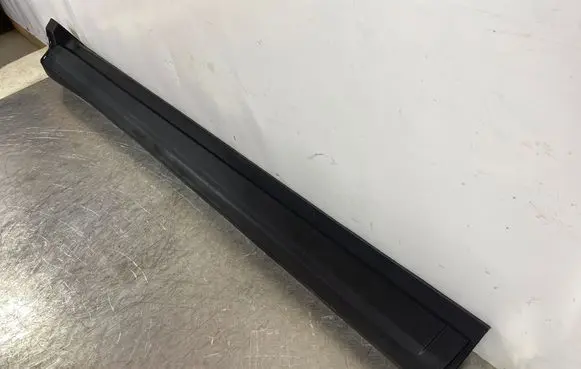 Maserati Levante Sill 670040336