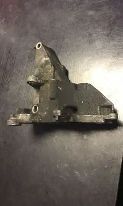 BMW 5 E39 Power steering pump mounting bracket 2245747