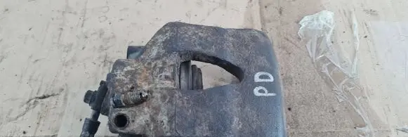 Volkswagen Golf IV Front brake caliper