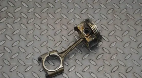 Subaru XV Piston AD70770