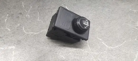 Nissan Almera Tino Wing mirror switch