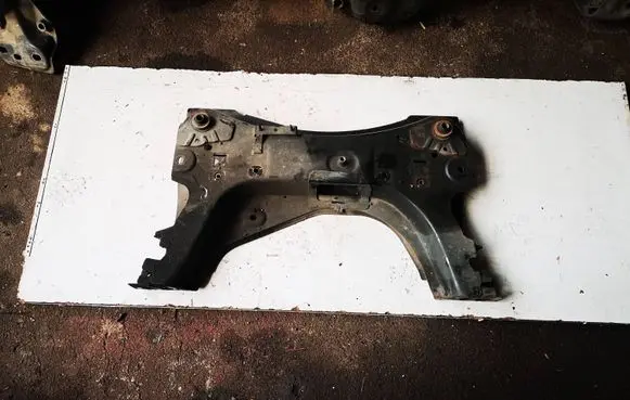 Nissan Note (E11) Front subframe