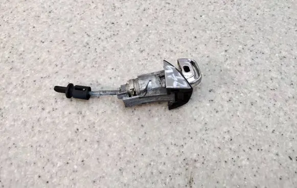 Audi A8 S8 D4 4H Coupe door lock (next to the handle) 