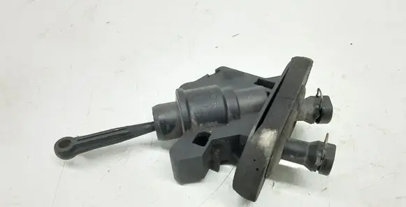 Clutch master cylinder