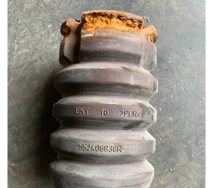 Renault Master III Front coil spring rubber mount 552406838R