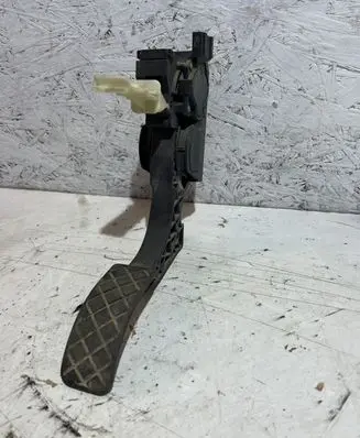 Volkswagen Golf IV Accelerator throttle pedal 1J1721503K
