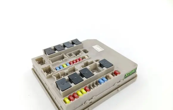 Renault Clio III Fuse module 902663A