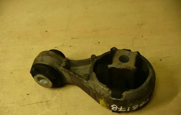 Nissan Qashqai+2 Engine mount bracket 11350JD000 VD6178