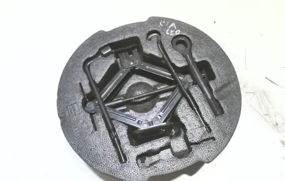 KIA Pro Cee'd I Tool set