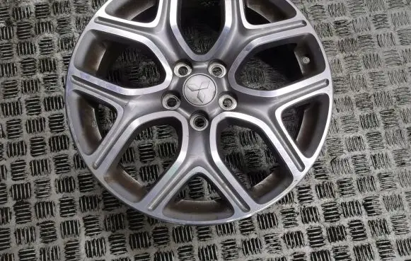 Mitsubishi Outlander R18 alloy rim 