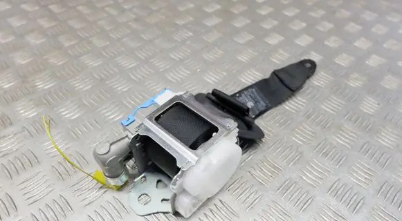 Lexus UX Rear seatbelt 7337076110
