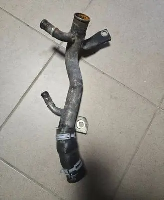 Ford Mondeo MK IV Engine coolant pipe/hose