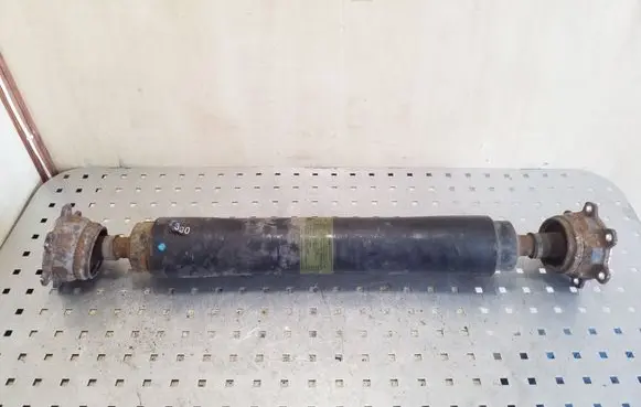 Mitsubishi Pajero Rear driveshaft/prop shaft MR498390