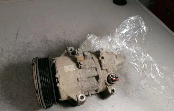 Toyota Avensis T250 Air conditioning (A/C) compressor (pump) GE4472209244