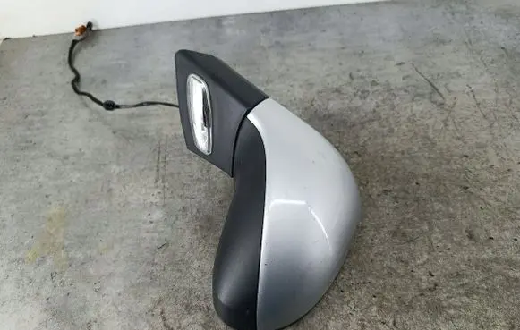 Peugeot 207 Front door electric wing mirror 