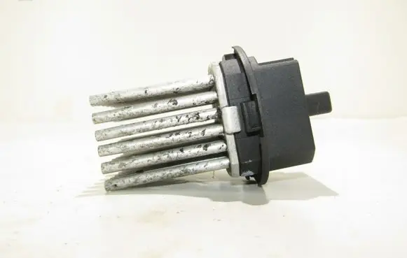 Land Rover Freelander 2 - LR2 Heater blower fan relay 5HL00894120