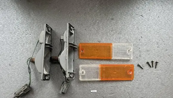 Nissan Patrol 160 Front indicator light 26120C6000 26125C6000 26121C6000
