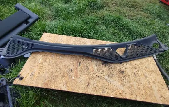 Renault Twingo III Wiper trim A4538800683 668118065R
