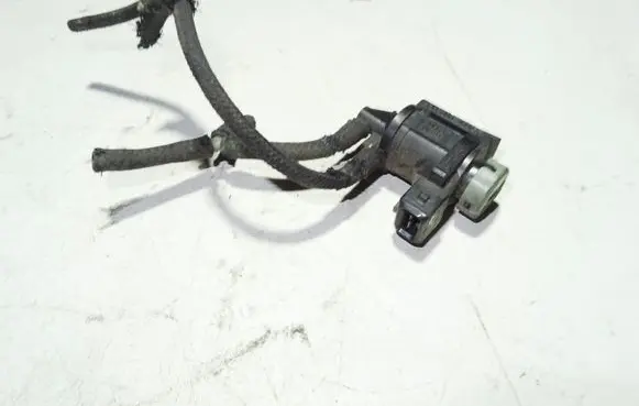 Audi A4 S4 B6 8E 8H Turbo solenoid valve 1J0906283A