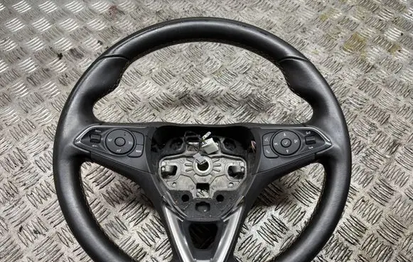 Opel Crossland X Steering wheel 