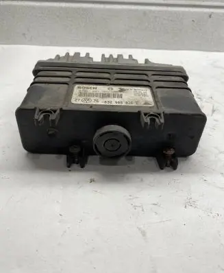 Volkswagen Golf III Engine control unit/module 032906026E