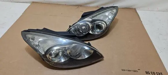 Hyundai i30 Headlights/headlamps set 92102-2R000 92101-2R000