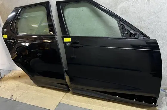 Land Rover Discovery 5 Front door 