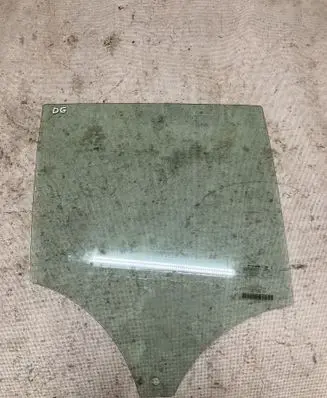 Rear door window glass