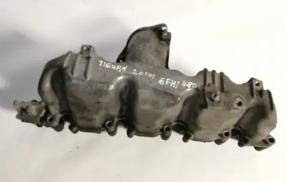 Volkswagen Tiguan Intake manifold 03L129711E