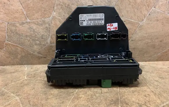 Mercedes-Benz E W212 SAM control unit A2129004025