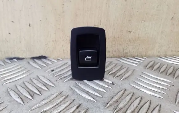 BMW X3 E83 Electric window control switch 9113773