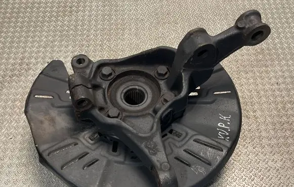 Subaru XV II Front wheel hub