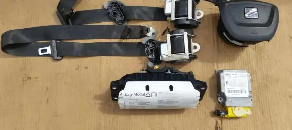 Seat Leon (1P) Set of seat belts 5P0880201AN