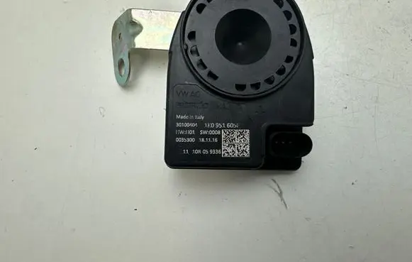 Audi A7 S7 4G Alarm system siren 1K0951605