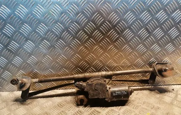 Lexus IS 200-300 Front wiper linkage and motor 8511053020