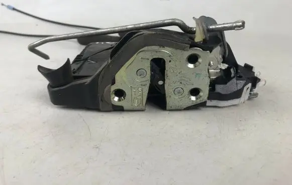 Subaru Outback (BS) Front door lock