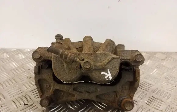 Subaru Outback (BS) Front brake caliper