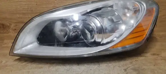 Volvo XC60 Headlight/headlamp 89902982
