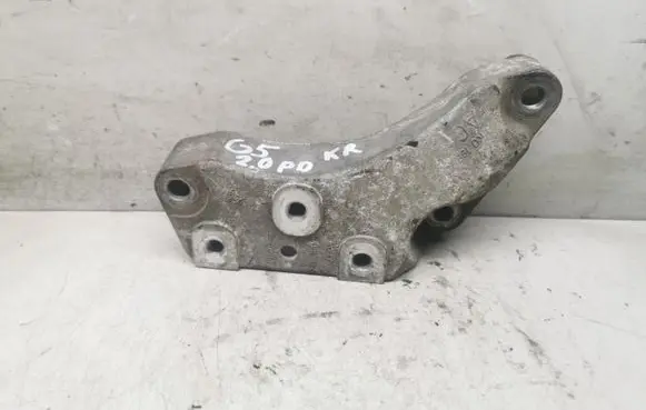 Volkswagen Golf V Engine mounting bracket 1K0199117