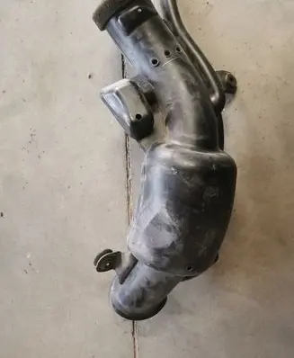 Chrysler Town & Country V Air intake duct part