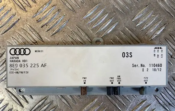 Seat Exeo (3R) Aerial antenna amplifier 8E9035225AF
