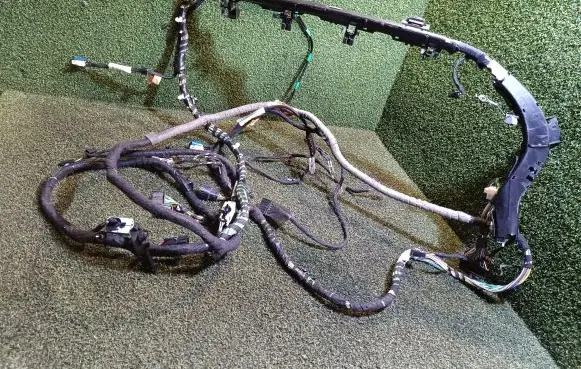 Engine installation wiring loom